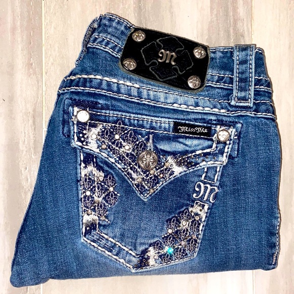 Miss Me Cuffed Capri, Style: JE5810P, 26x21, EUC, $139 MSRP - Picture 2 of 13